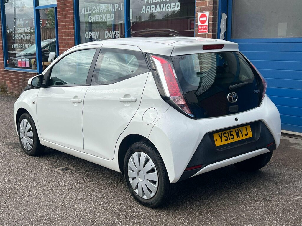 Toyota Aygo 1.0 Vvt-i X-play Euro 5 Euro 5 White #4