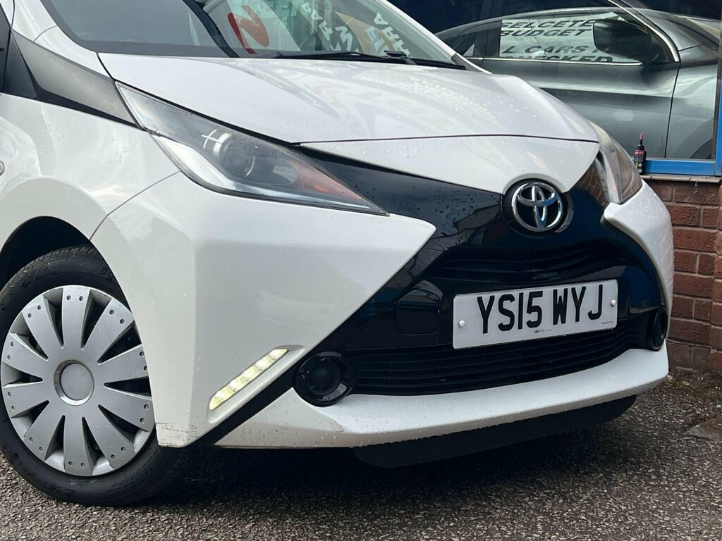 Toyota Aygo 1.0 Vvt-i X-play Euro 5 Euro 5 White #6