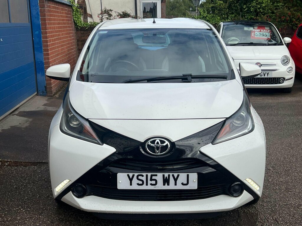 Toyota Aygo 1.0 Vvt-i X-play Euro 5 Euro 5 White #2