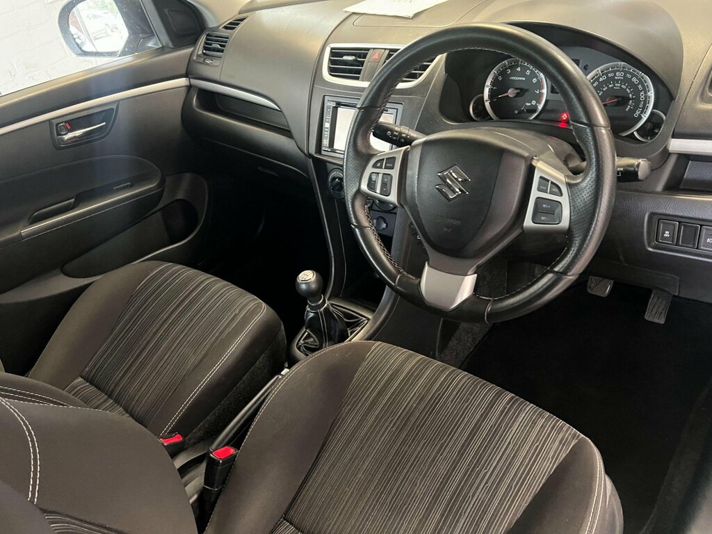 Suzuki Swift 1.0 Boosterjet Sz-t Red #10