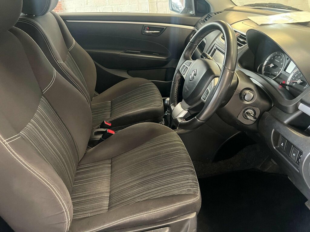 Suzuki Swift 1.0 Boosterjet Sz-t Red #9