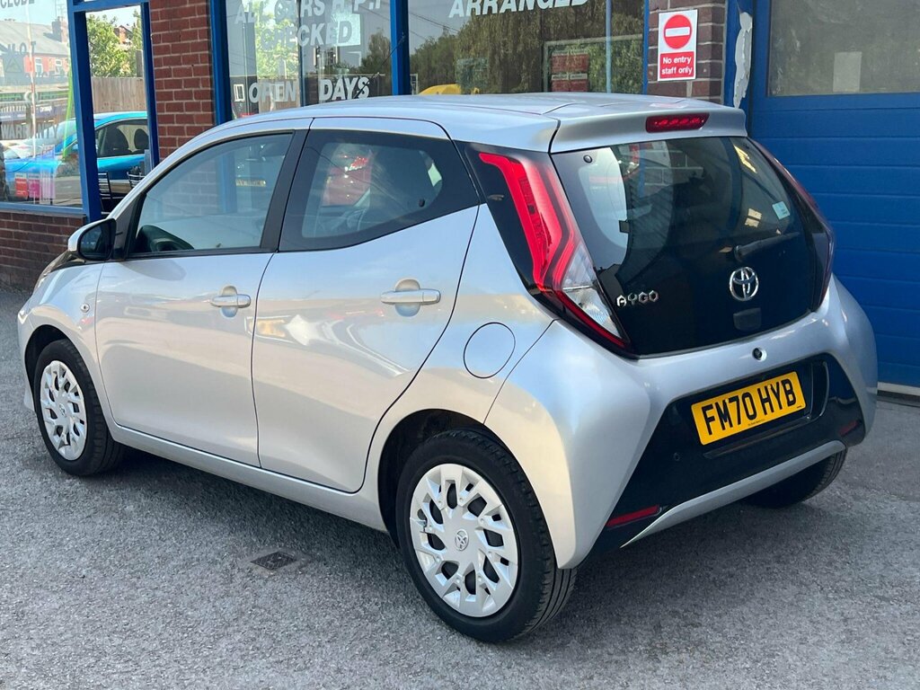 Toyota Aygo 1.0 Vvt-i X-play Euro 6 Safety Sense Silver #4