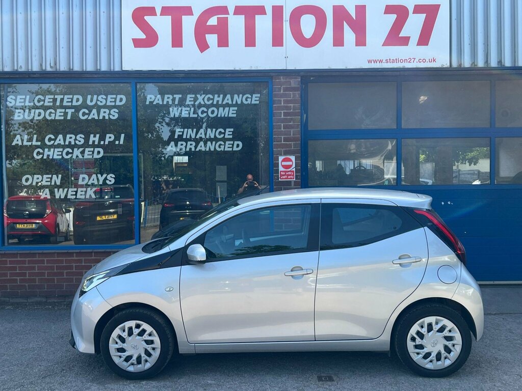 Toyota Aygo 1.0 Vvt-i X-play Euro 6 Safety Sense Silver #5