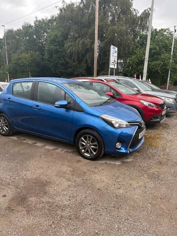 Toyota Yaris 1.33 Vvt-i Icon Cvt - 2015 15 Blue #2