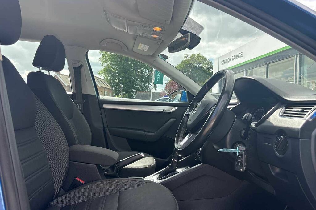 Skoda Octavia Estate Beige #13