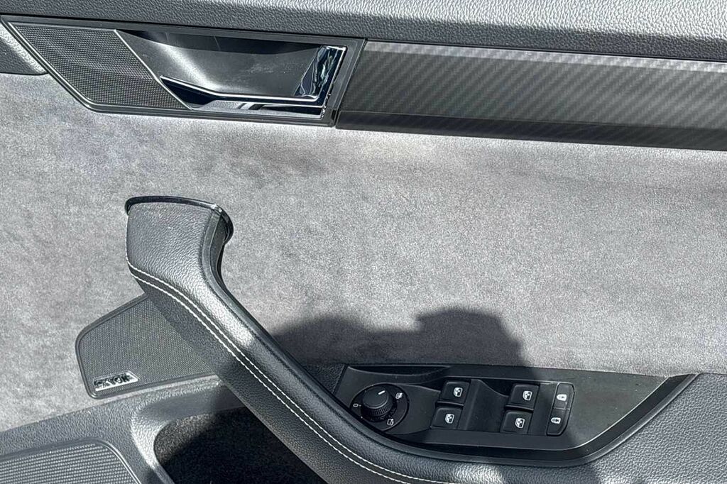 Skoda Superb Se Technology Silver #33