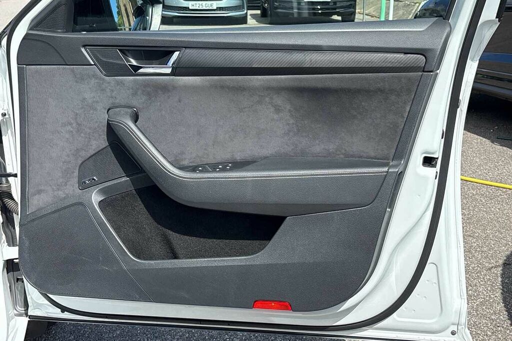 Skoda Superb Se Technology Silver #31