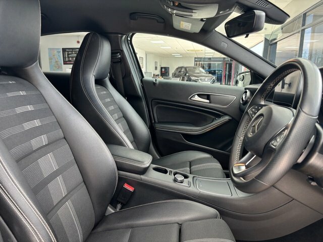 Mercedes-Benz A Class A180 Sport Edition Hatchback KN18CHV Black #3