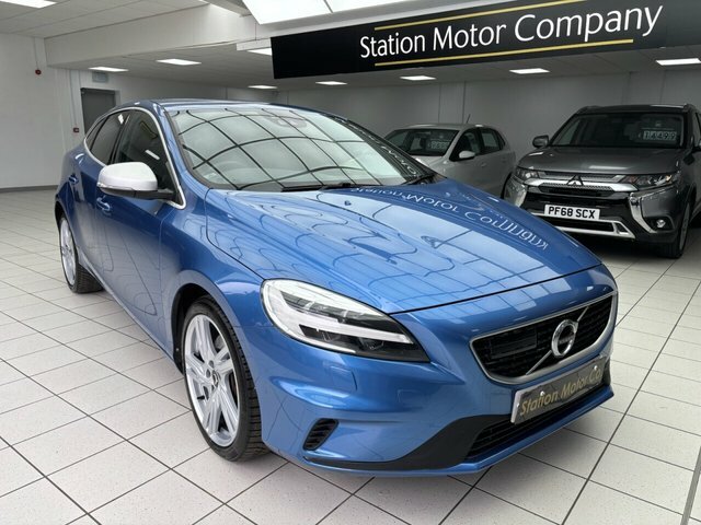Volvo V40 D3 R-design Pro Hatchback Blue #2