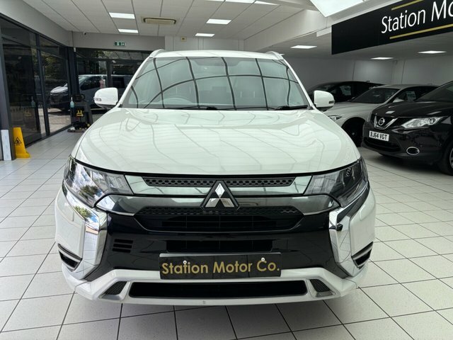 Mitsubishi Outlander Twinmotor 13.8Kwh 4H Suv White #4