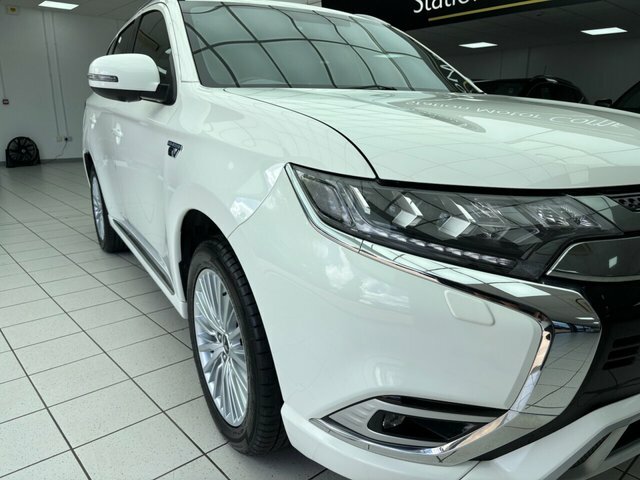 Mitsubishi Outlander  White #14