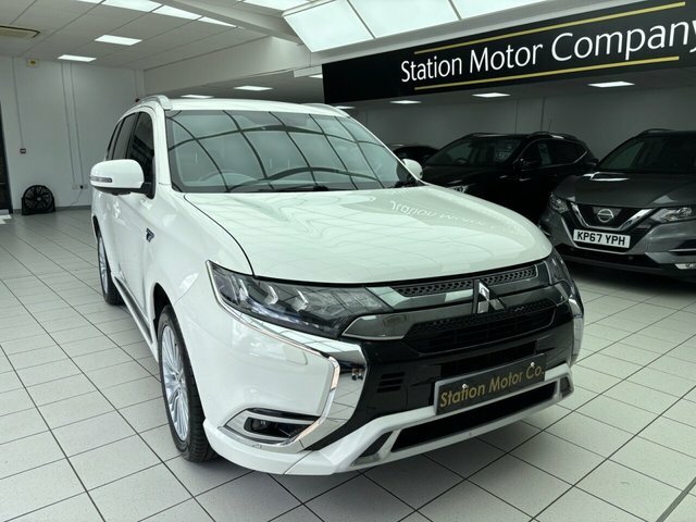 Mitsubishi Outlander Twinmotor 13.8Kwh 4H Suv White #3