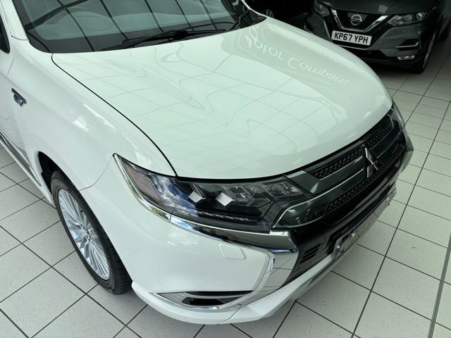 Mitsubishi Outlander  White #20