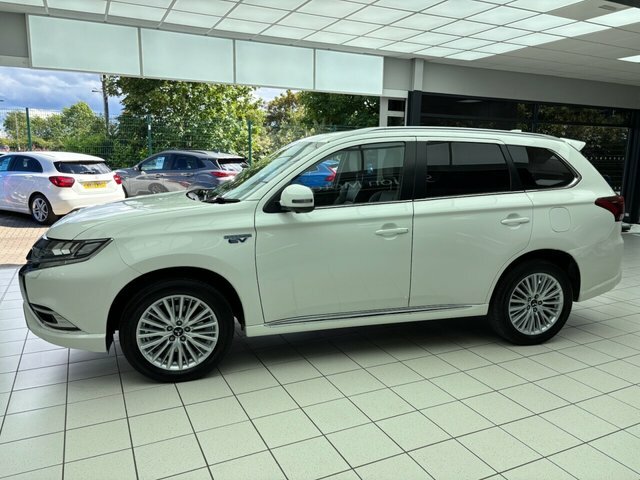 Mitsubishi Outlander  White #7