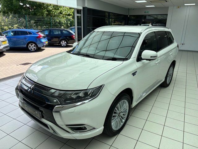 Mitsubishi Outlander  White #24