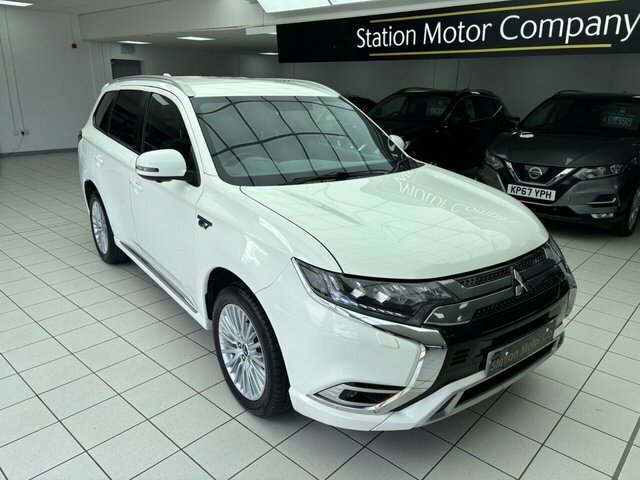 Mitsubishi Outlander  White #23