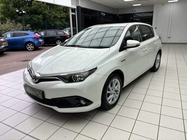 Toyota Auris Vvt-h Business Edition Hatchback White #6