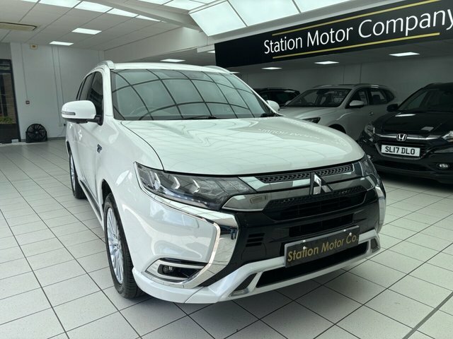 Mitsubishi Outlander Twinmotor 13.8Kwh 5H Suv White #2
