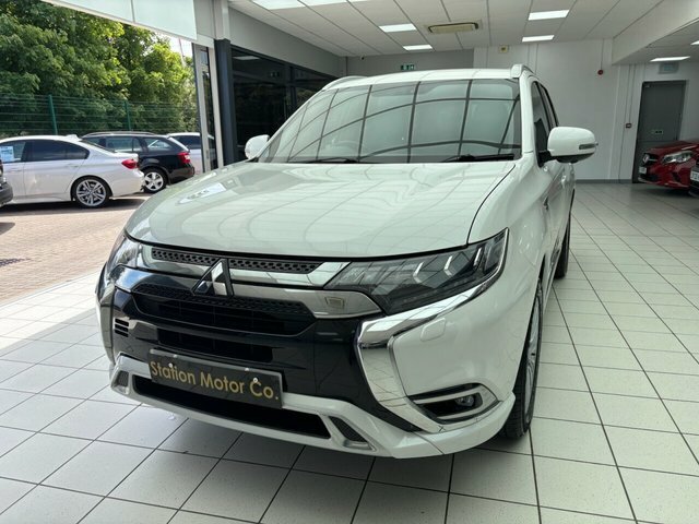 Mitsubishi Outlander Twinmotor 13.8Kwh 5H Suv White #4