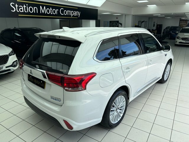 Mitsubishi Outlander 2.4 Phev 4H 207 Bhp White #18