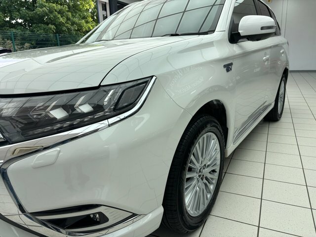 Mitsubishi Outlander 2.4 Phev 4H 207 Bhp White #15