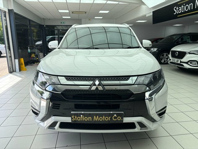 Mitsubishi Outlander Twinmotor 13.8Kwh 5H Suv White #3