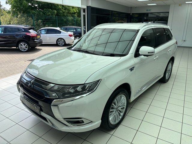Mitsubishi Outlander 2.4 Phev 4H 207 Bhp White #24