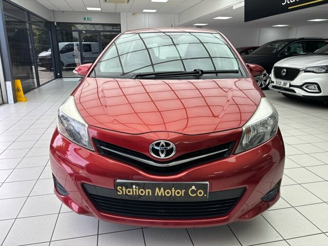 Toyota Yaris Hatchback Grey #4