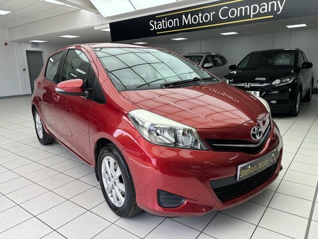 Toyota Yaris Hatchback Grey #2