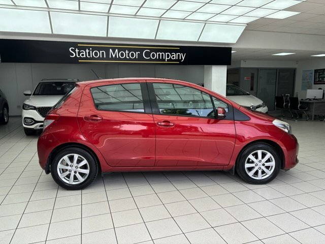 Toyota Yaris Hatchback Grey #10