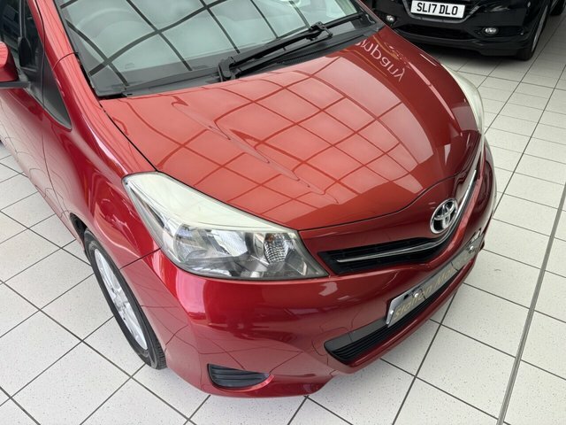 Toyota Yaris Hatchback Grey #17