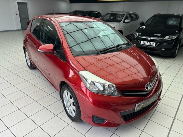 Toyota Yaris Hatchback Grey #18