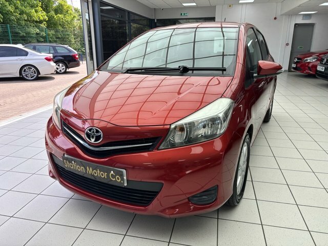 Toyota Yaris Hatchback Grey #5