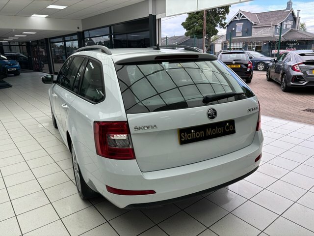 Skoda Octavia Tdi Se L Estate White #6