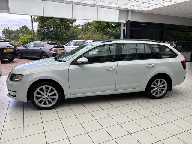 Skoda Octavia Tdi Se L Estate White #4