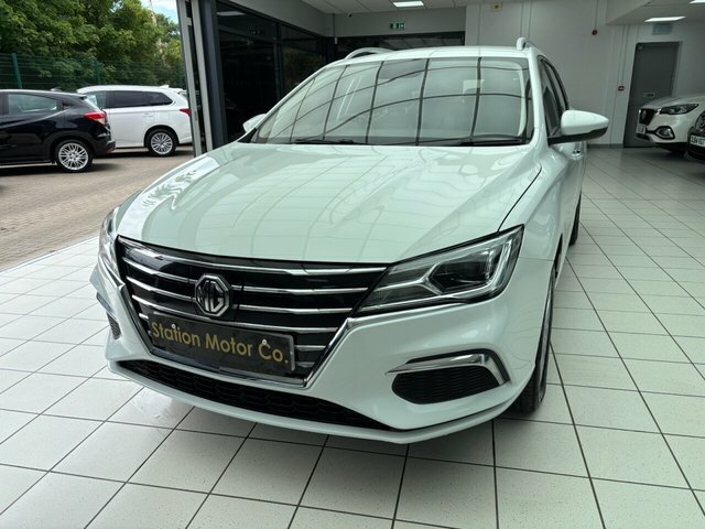 MG MG5 Exclusive Estate White #5