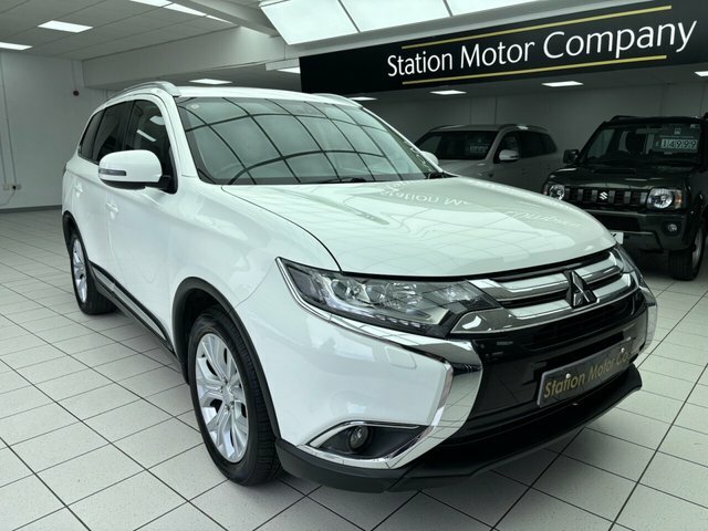 Mitsubishi Outlander Di-d Gx4 Suv White #2