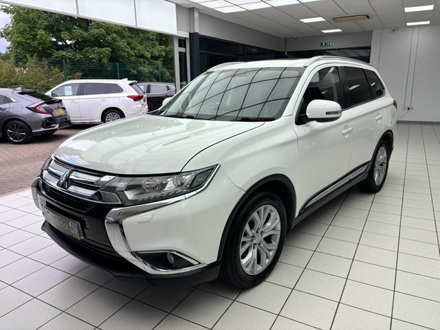 Mitsubishi Outlander Di-d Gx4 Suv White #6