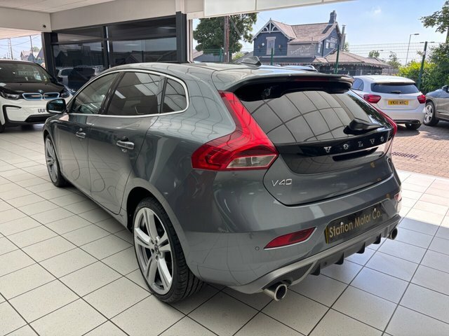 Volvo V40 Hatchback Black #8