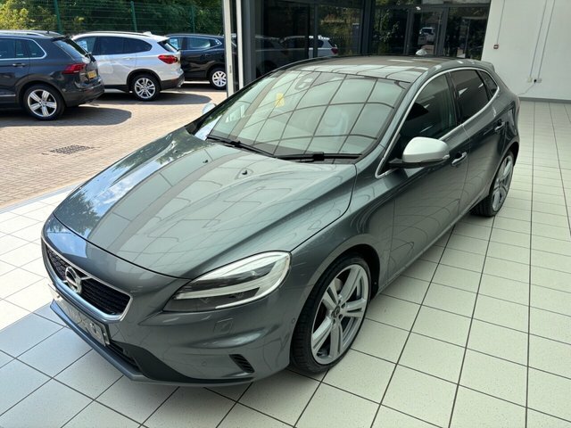 Volvo V40 Hatchback Black #24