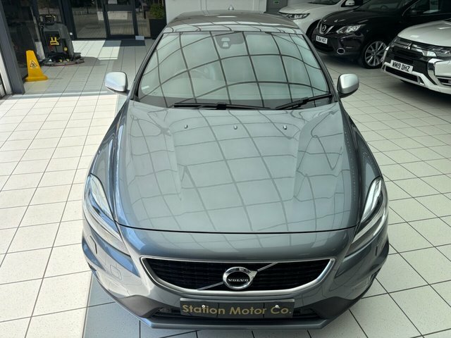 Volvo V40 Hatchback Black #22