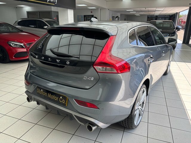 Volvo V40 Hatchback Black #11