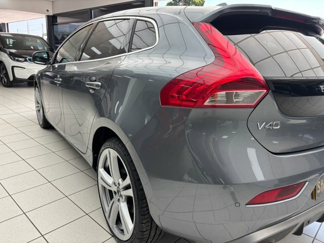 Volvo V40 Hatchback Black #16