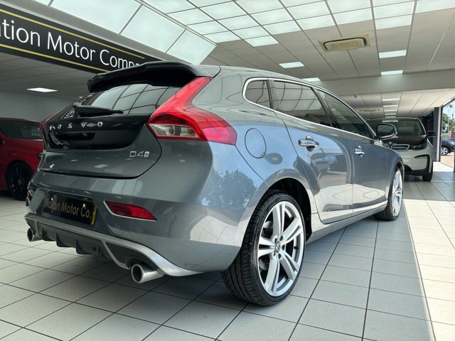 Volvo V40 Hatchback Black #19
