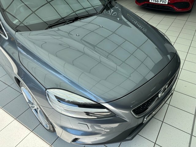Volvo V40 Hatchback Black #20