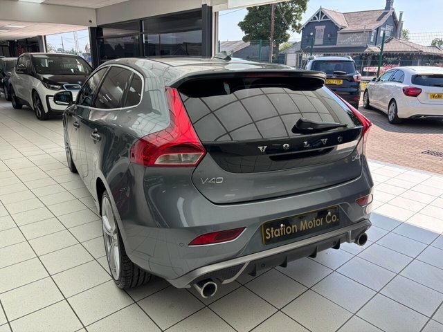 Volvo V40 Hatchback Black #9