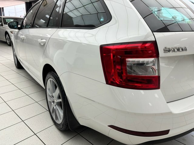 Skoda Octavia 2.0 Tsi Vrs Estate Black #18