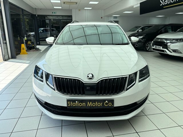Skoda Octavia Tdi Se L Estate White #6