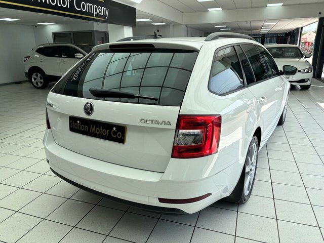 Skoda Octavia 2.0 Tsi Vrs Estate Black #13