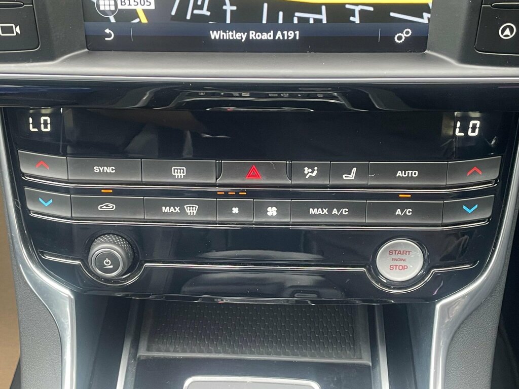 Jaguar XE Saloon 2.0 Gtdi Prestige 2016 Black #30